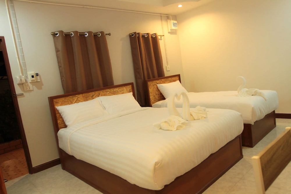 Superior Triple Room photo 3