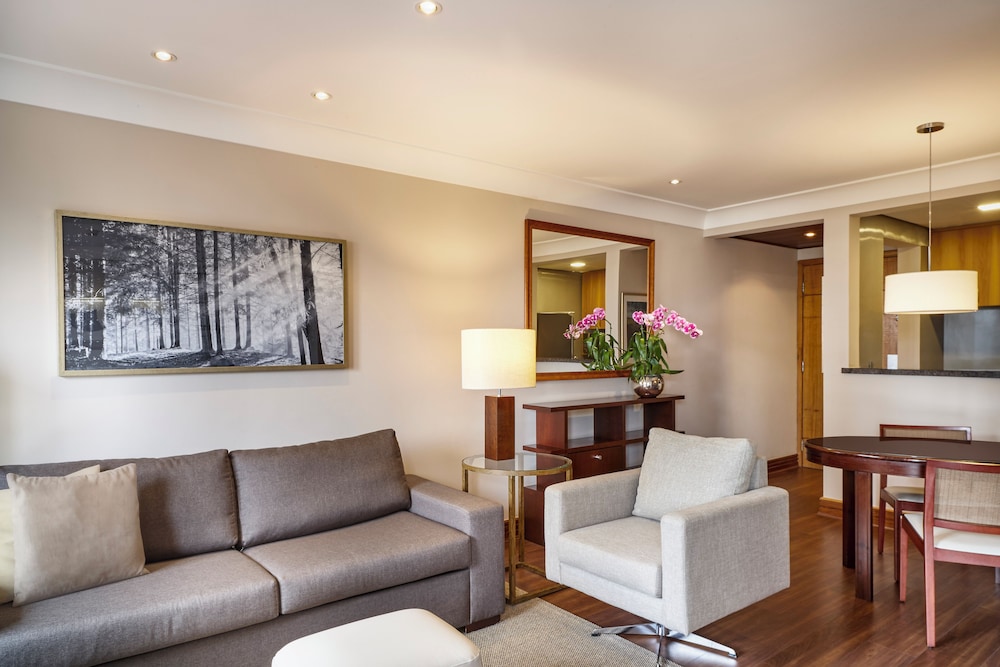 Deluxe Suite - Photo 5