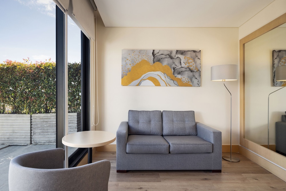Suite, 1 Bedroom, Terrace - Photo 5