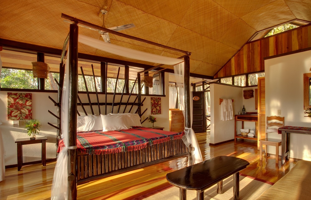 Deluxe Cabin, River View photo 2