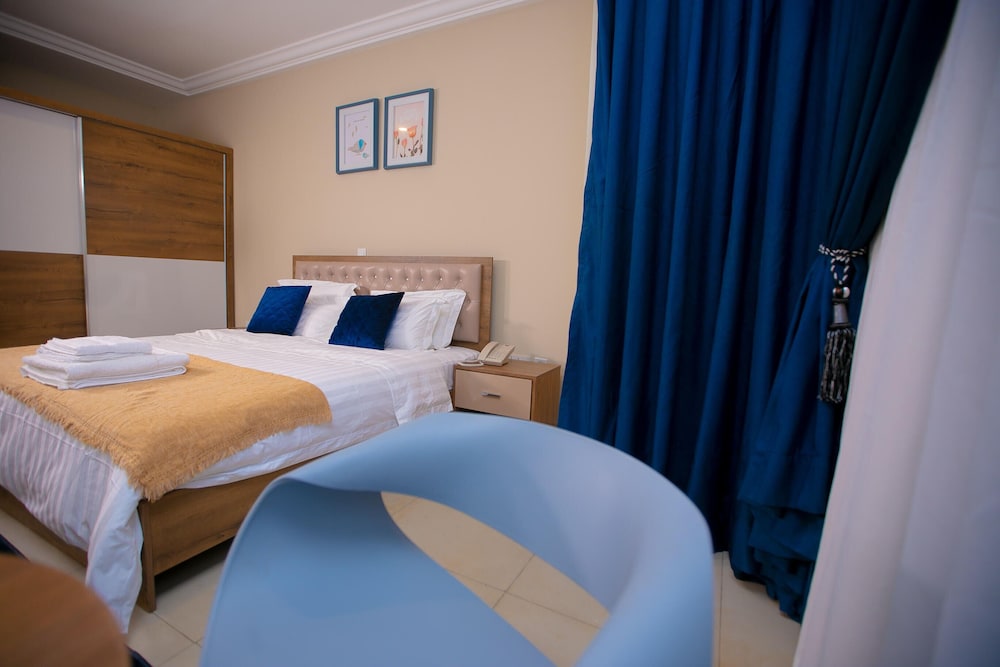 Executive Suite photo 2
