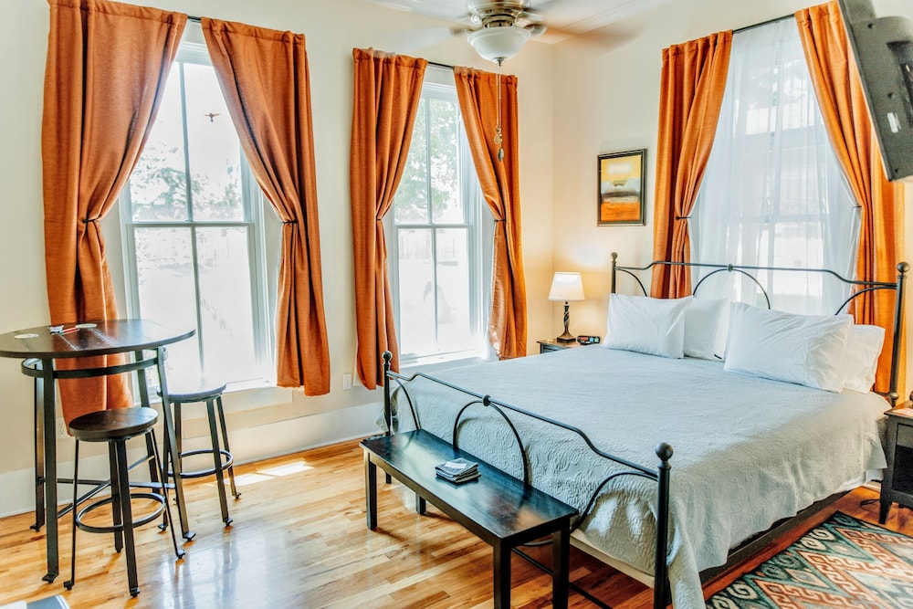 Eagle Peak En Suite