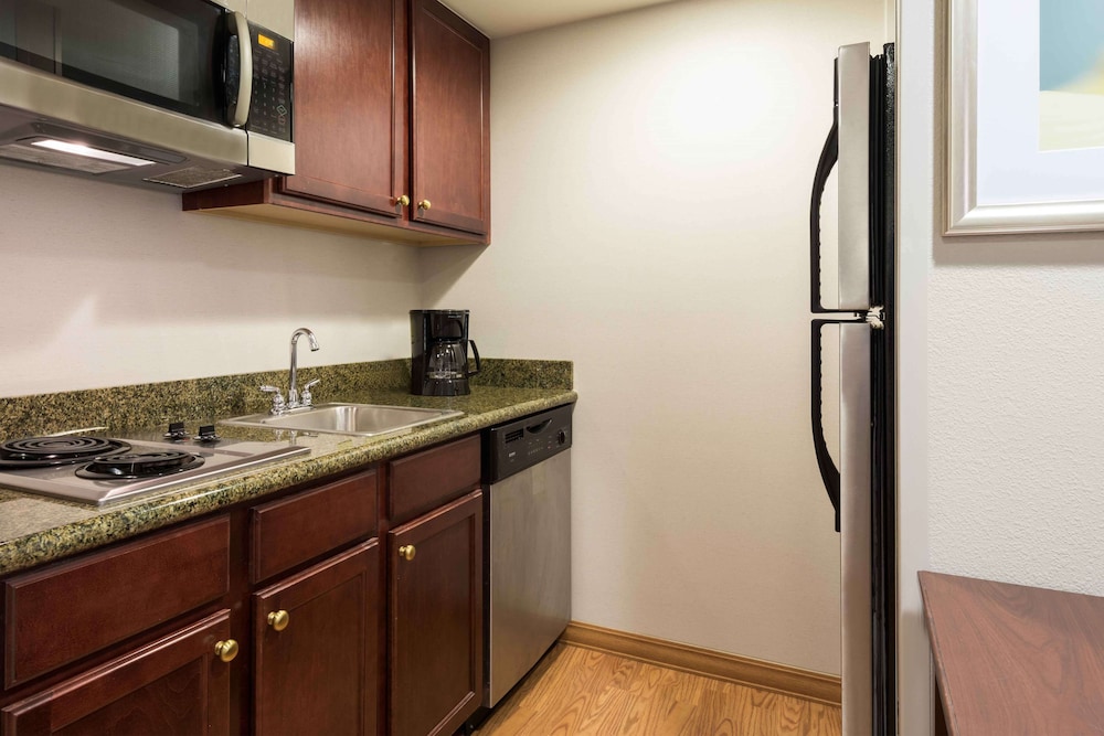 Suite, Accessible, Non Smoking - Photo 4
