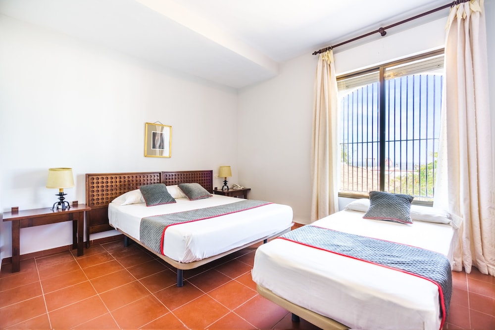 Superior Triple Room photo 3
