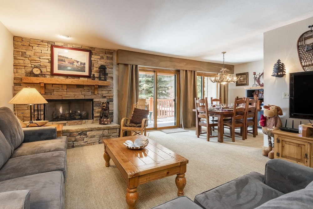 Condo, 2 Bedrooms