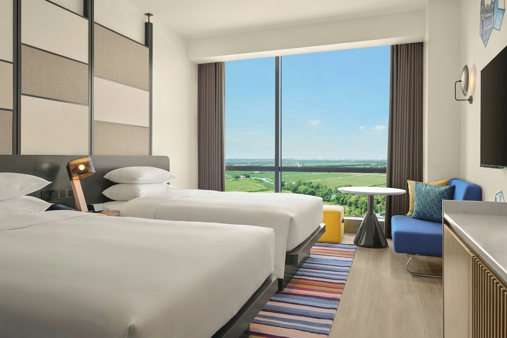 Room, 2 Double Beds, City View