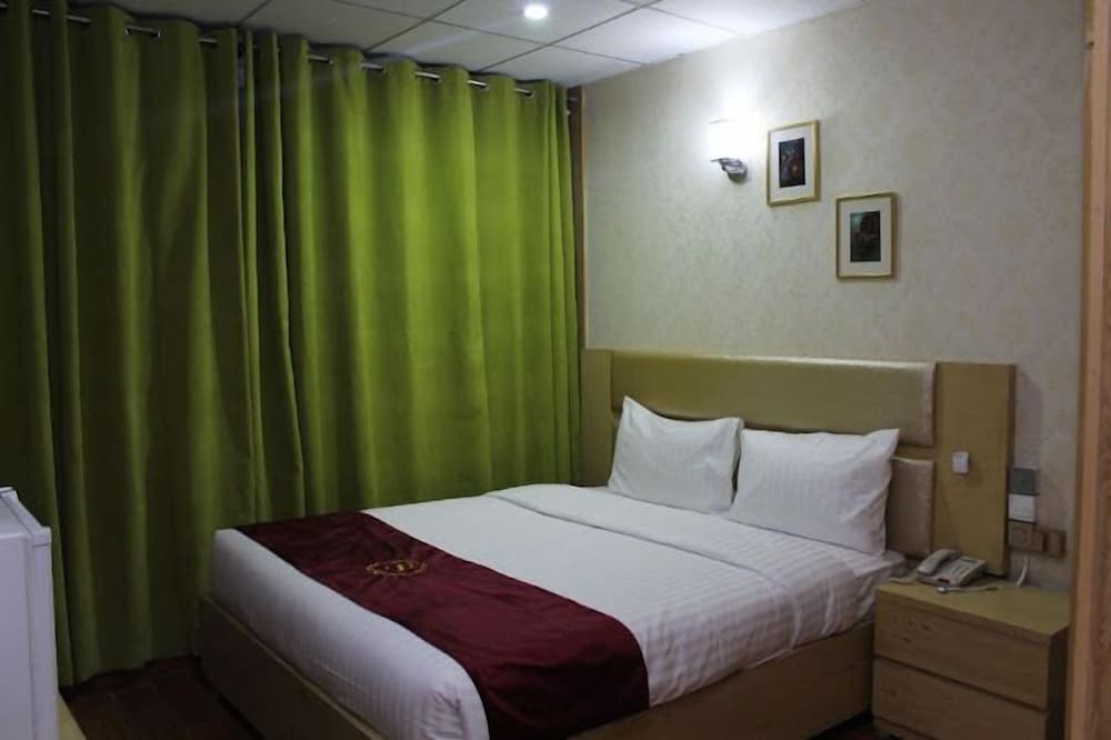 Deluxe Double or Twin Room