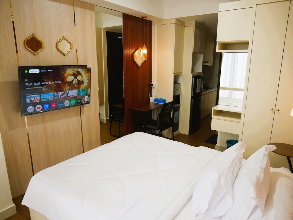 Royal Studio, 1 Queen Bed photo 3