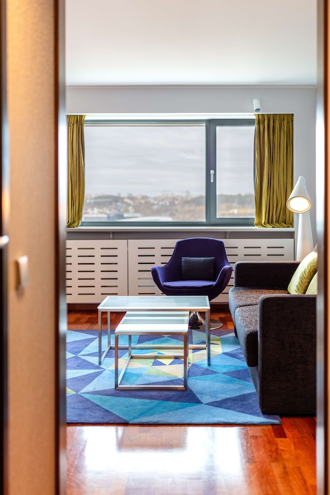 Suite, 1 Bedroom - Photo 4