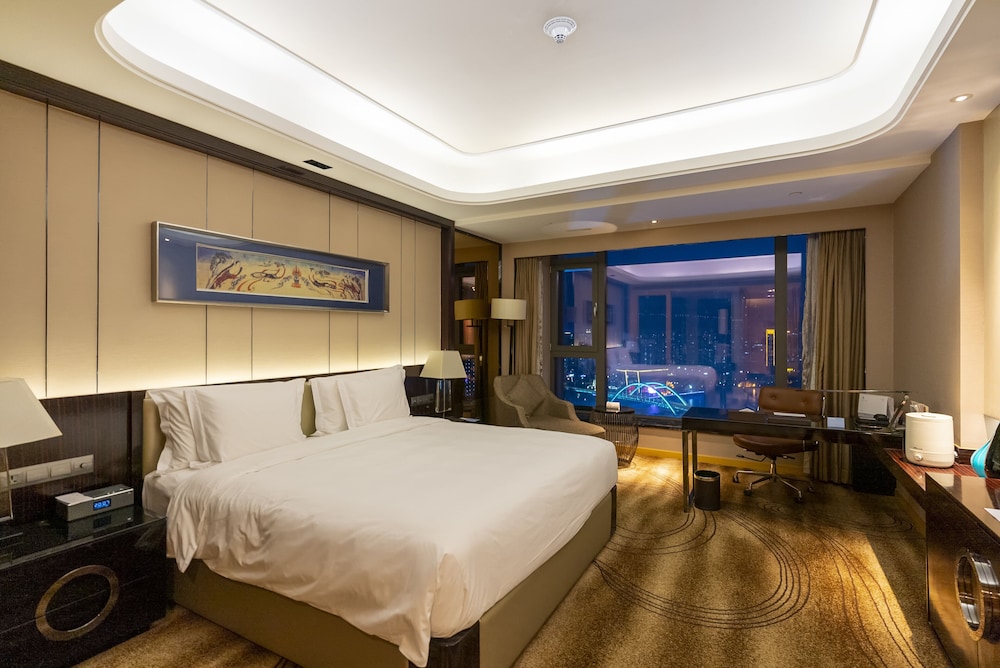 Standard Room, River View (High Floor) photo 3