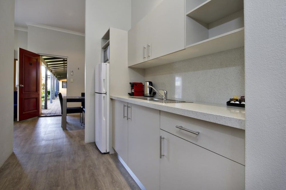 Deluxe 1 Bedroom Apartment photo 2