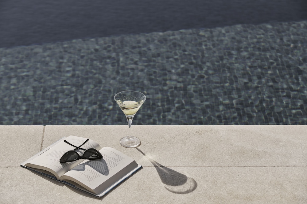 Suite (Pool Experience) - Photo 8