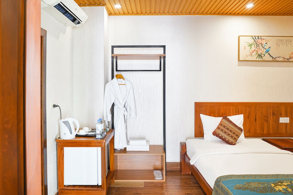 Superior Twin Room, No Windows photo 1