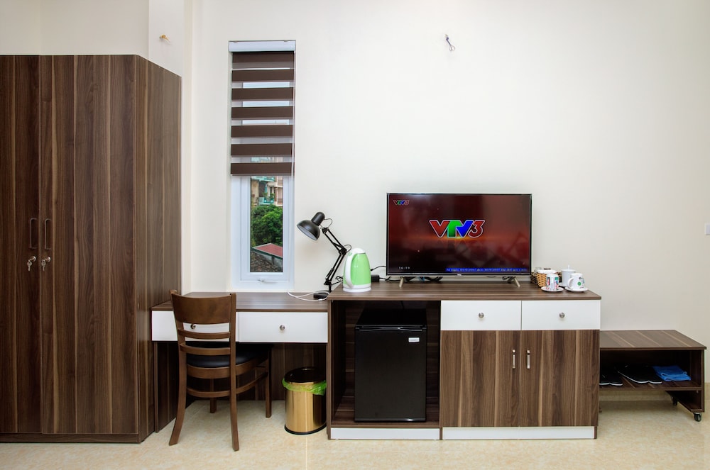 Family Room, Balcony, City View photo 2