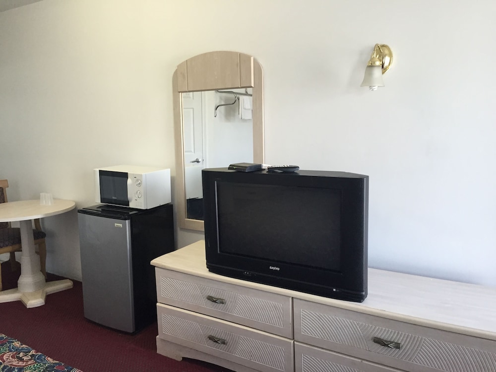 Room, 1 King Bed, Accessible, Non Smoking photo 2