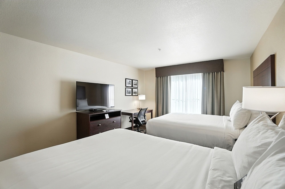 Room, 2 Queen Beds, Non Smoking (Guestroom) - Photo 4