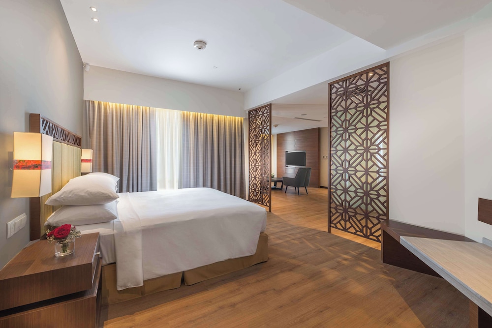 Presidential Suite, 1 King Bed, Terrace photo 3