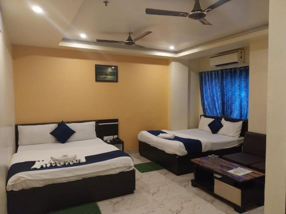 Deluxe Quadruple Room, City View photo 2