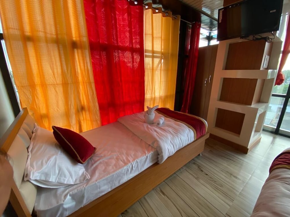 Deluxe Double or Twin Room, City View photo 3