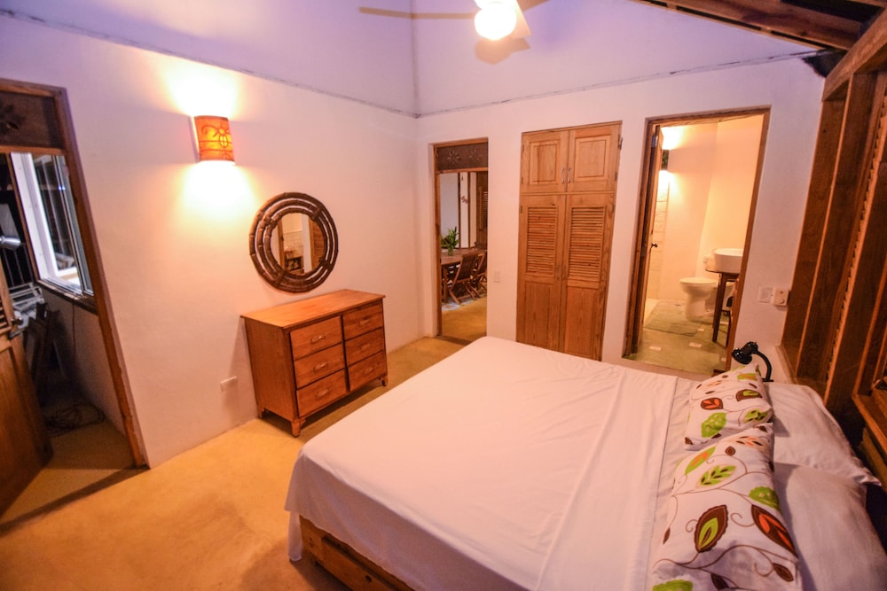 Acaya,3 Bedroom Ocean View House