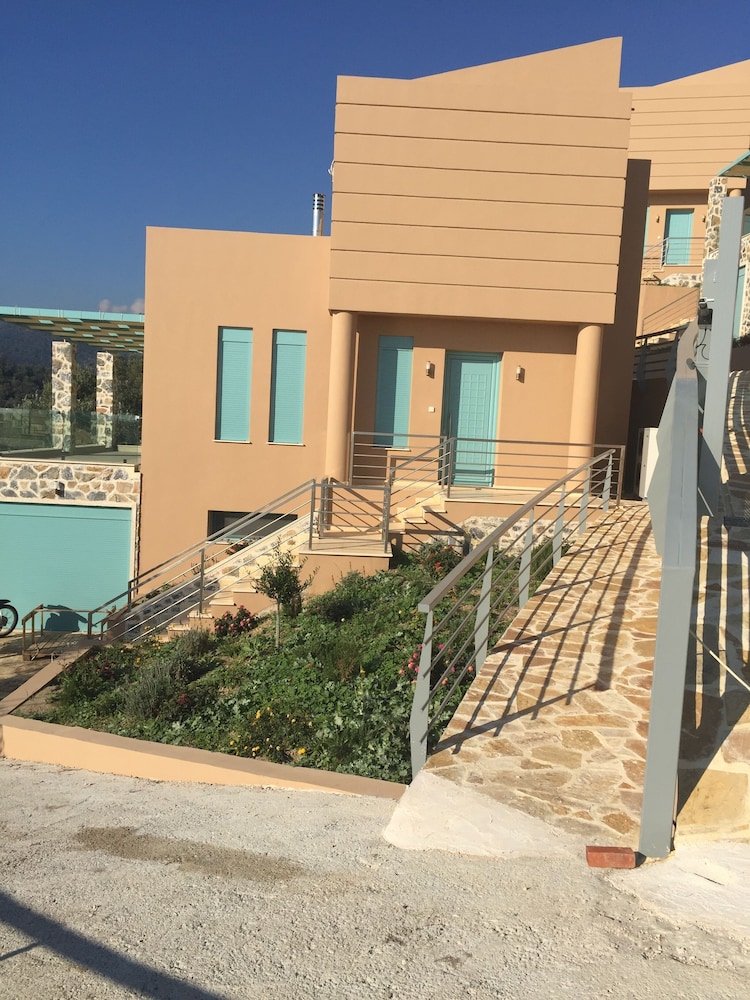 Villa 3 Bedrooms with Private pool, Accessible photo 3