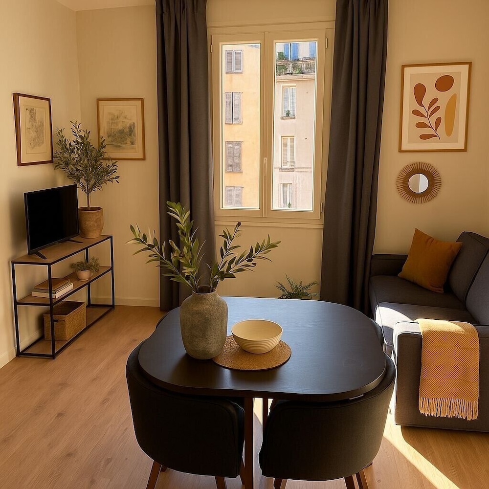 Comfort Room, City View photo 3