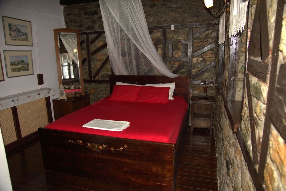 Traditional Double Room, 1 Double Bed with Sofa bed, Fireplace, Mountain View