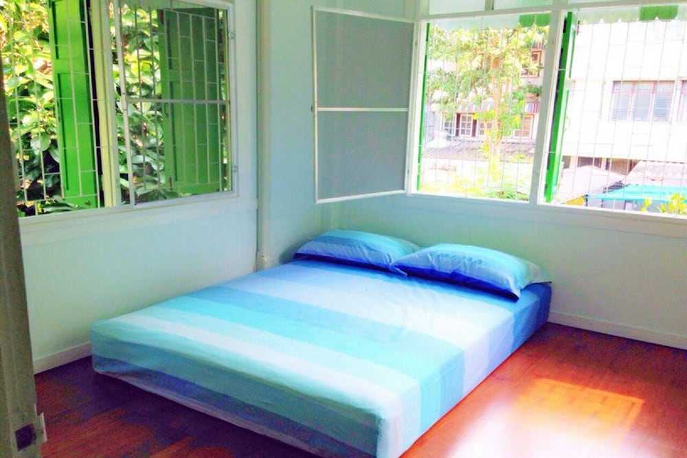 Triple Room with Shared Bathroom photo 2