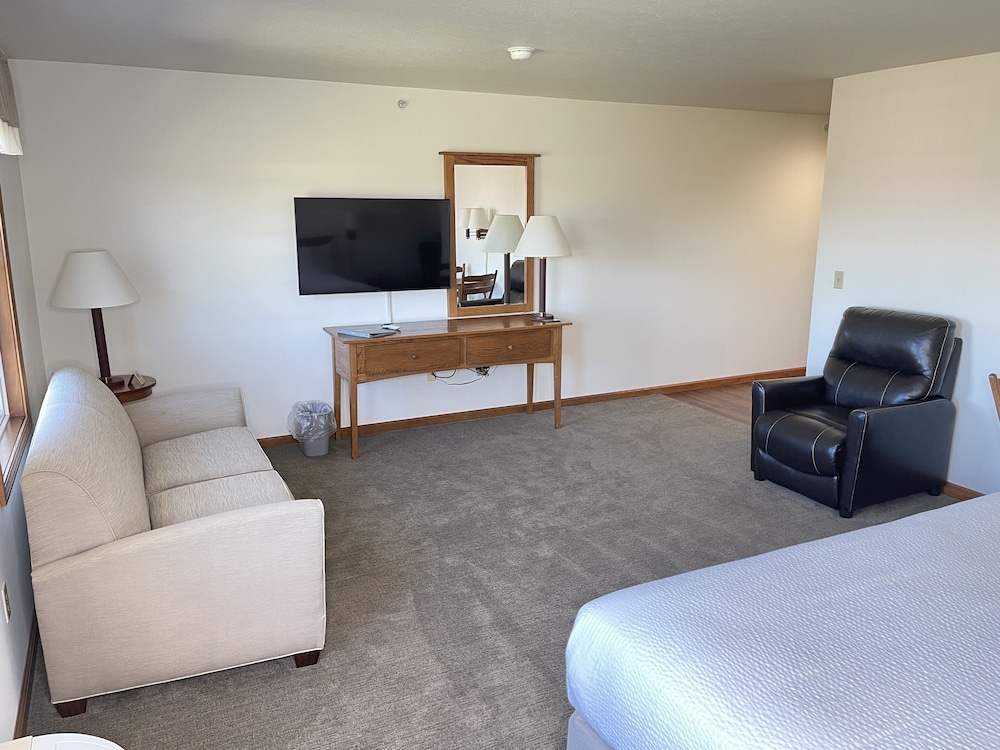 Grand Room, 1 King Bed with Sofa bed photo 1