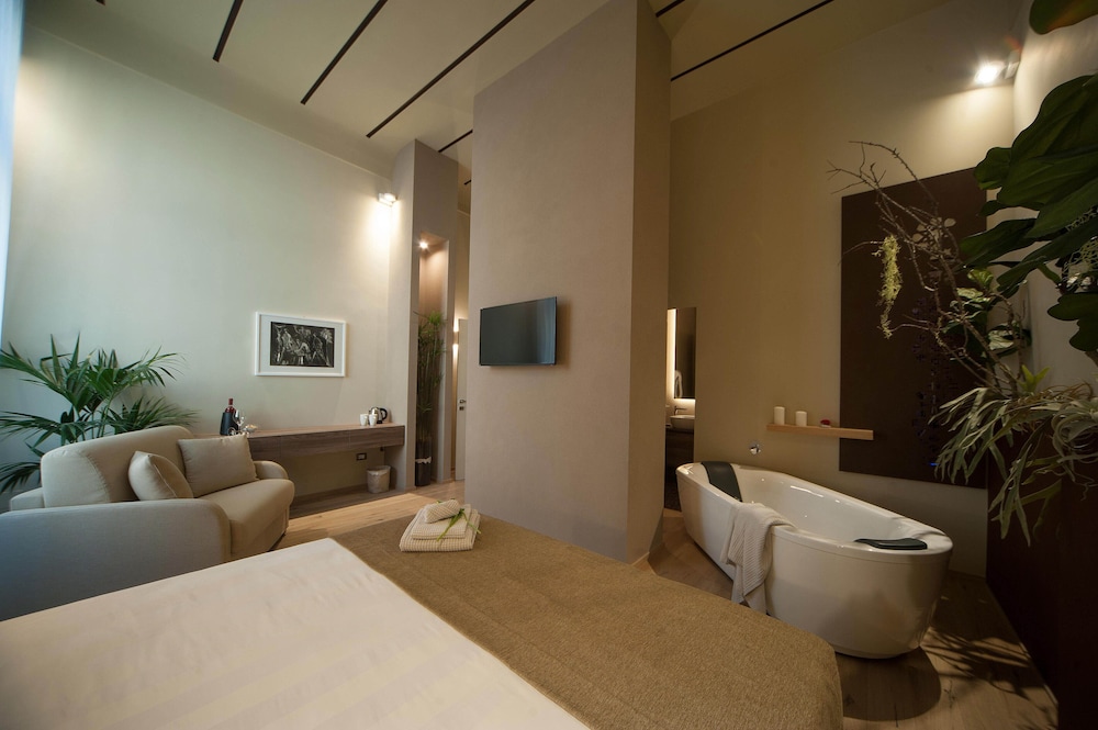 Luxury Studio Suite photo 2