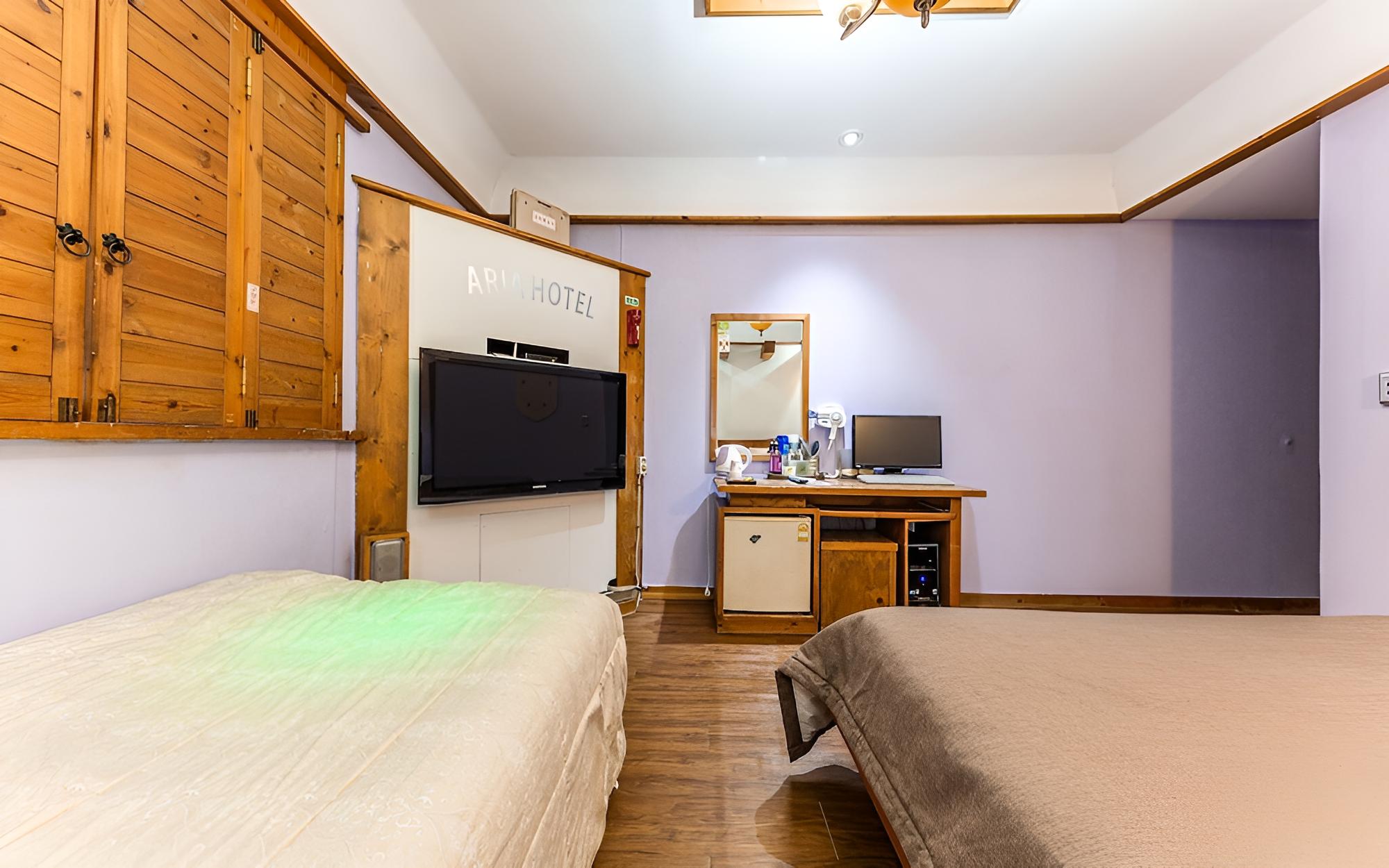 Room (Twin) - Photo 3