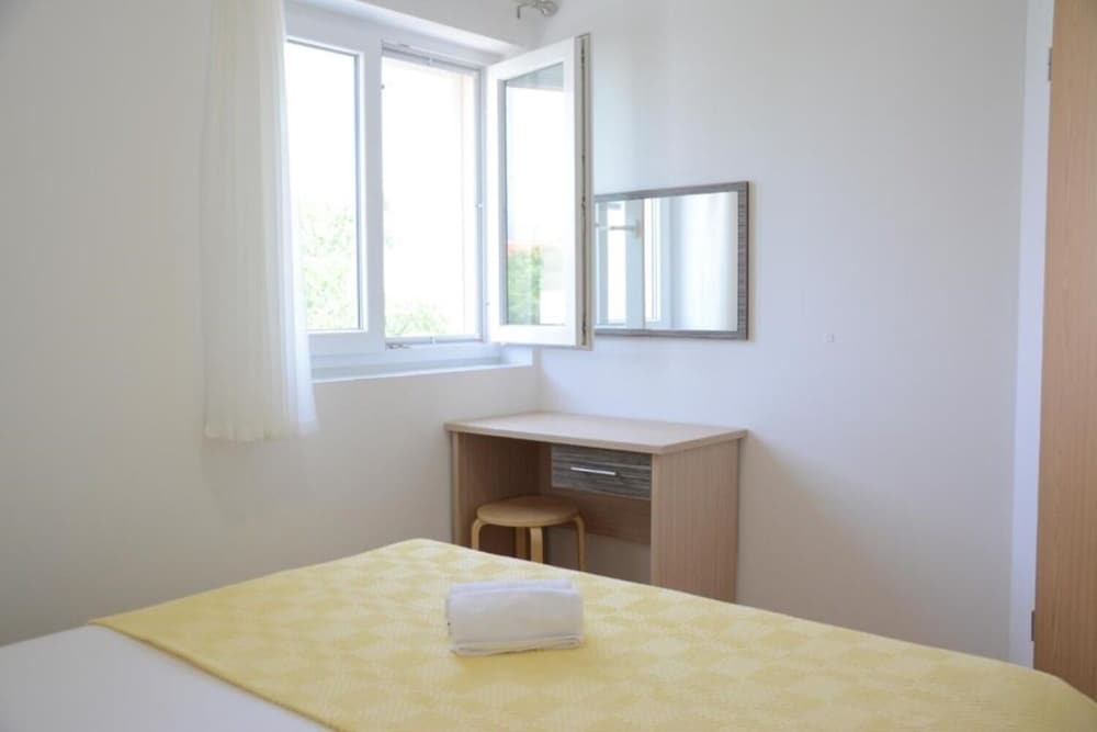 Apartment (Rina-next to the beach with free park) photo 1