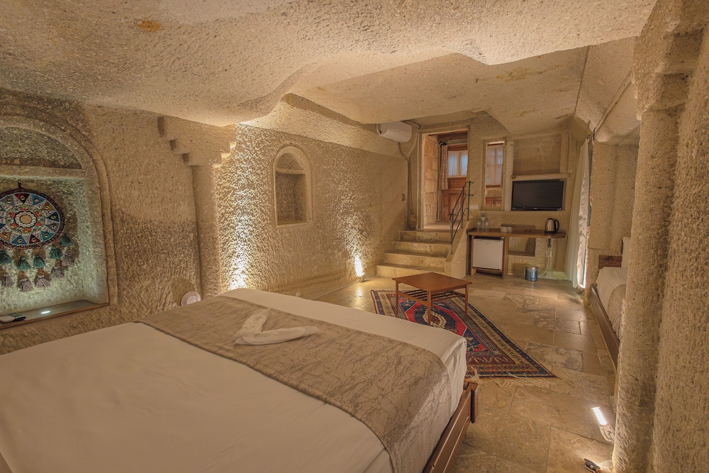 Superior Room (Cave) photo 3