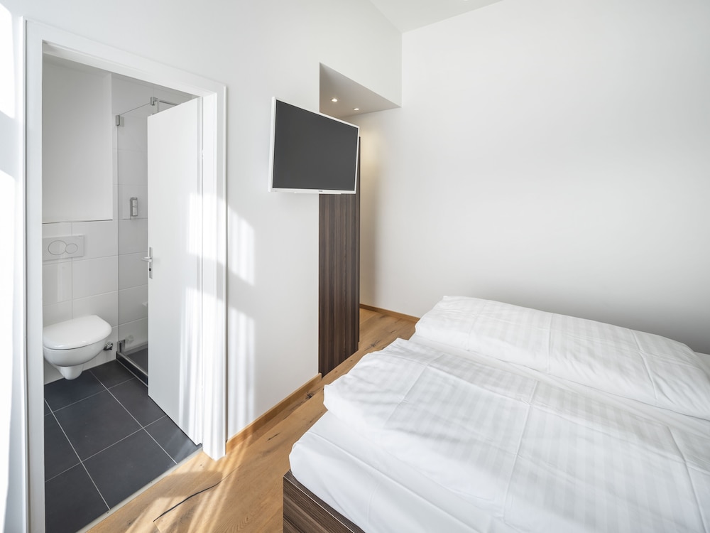 Double Room - Photo 17