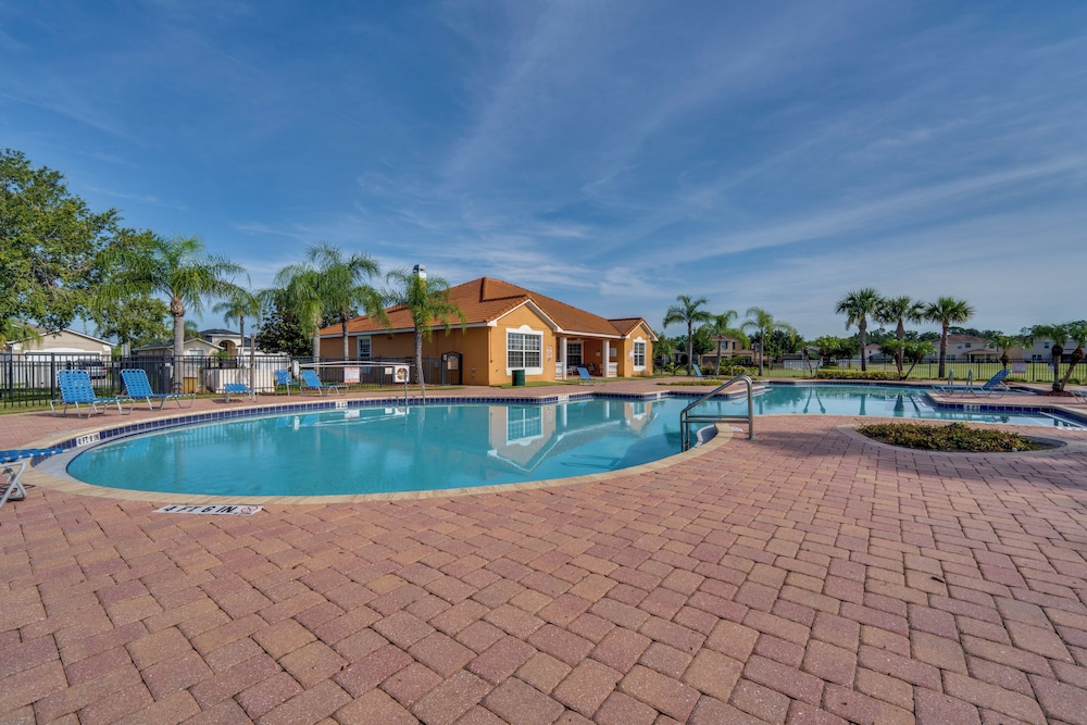 House (5 Bedrooms)