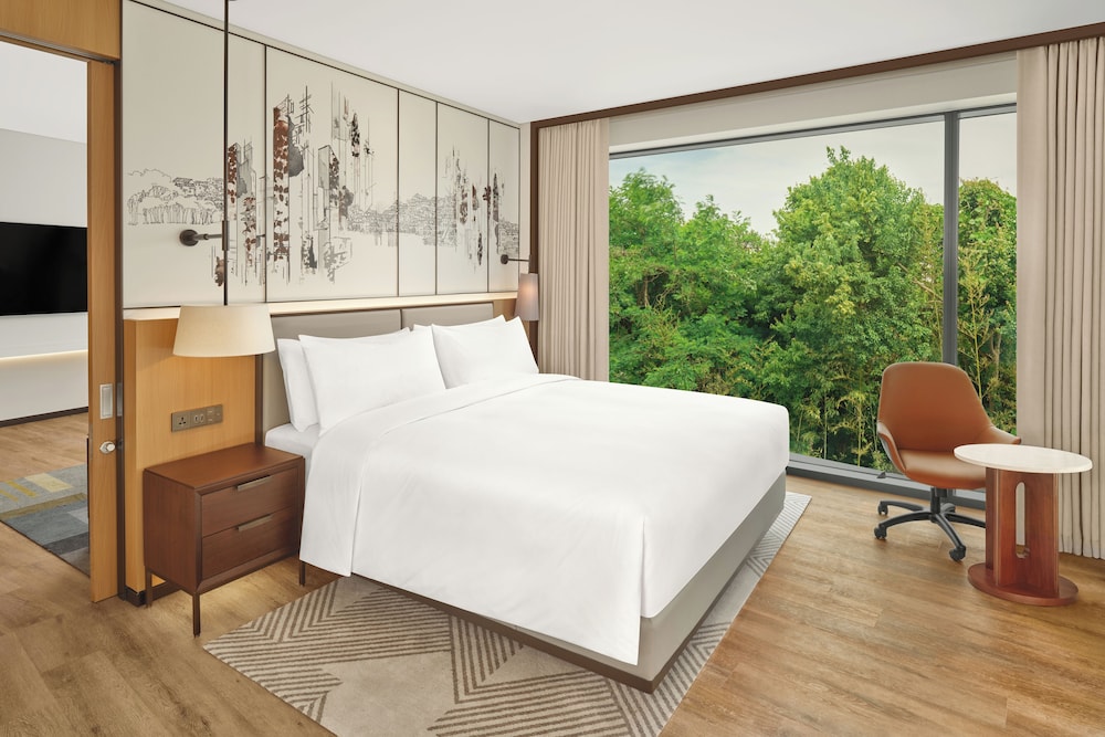 Deluxe Suite, 1 King Bed, Non Smoking