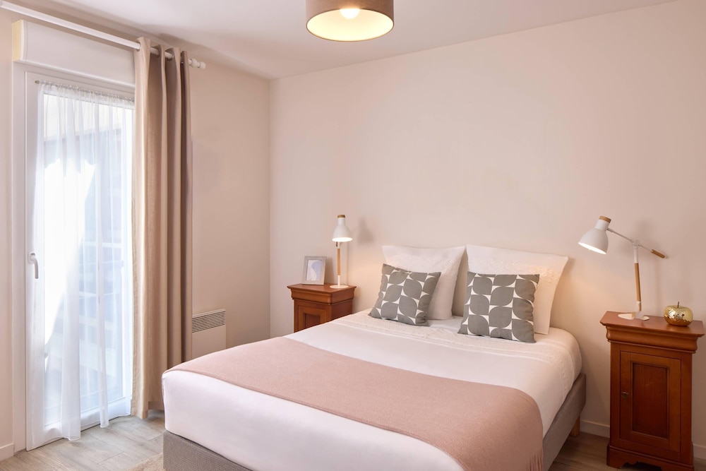 Room, 1 Queen Bed, Non Smoking (Upgrade)