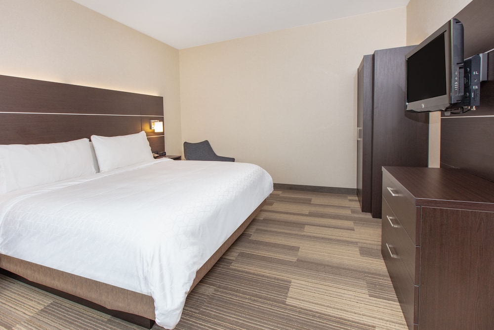 Suite, 1 King Bed, Jetted Tub (Additional Living Area) - Photo 4