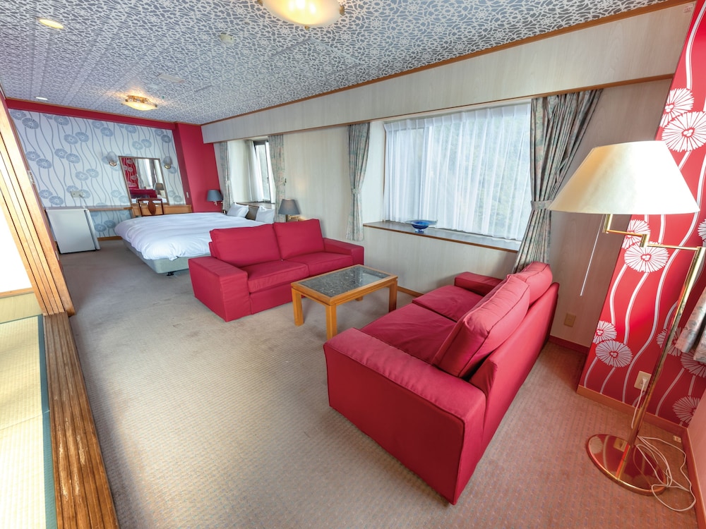 Deluxe Suite - Photo 10