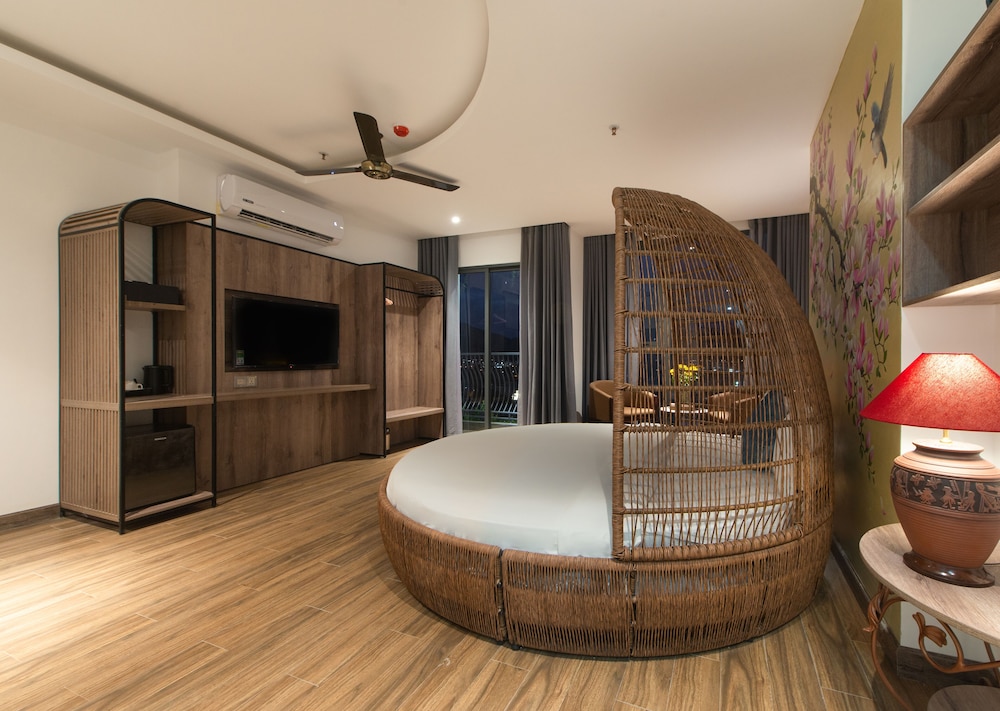 Honeymoon Room - Photo 5