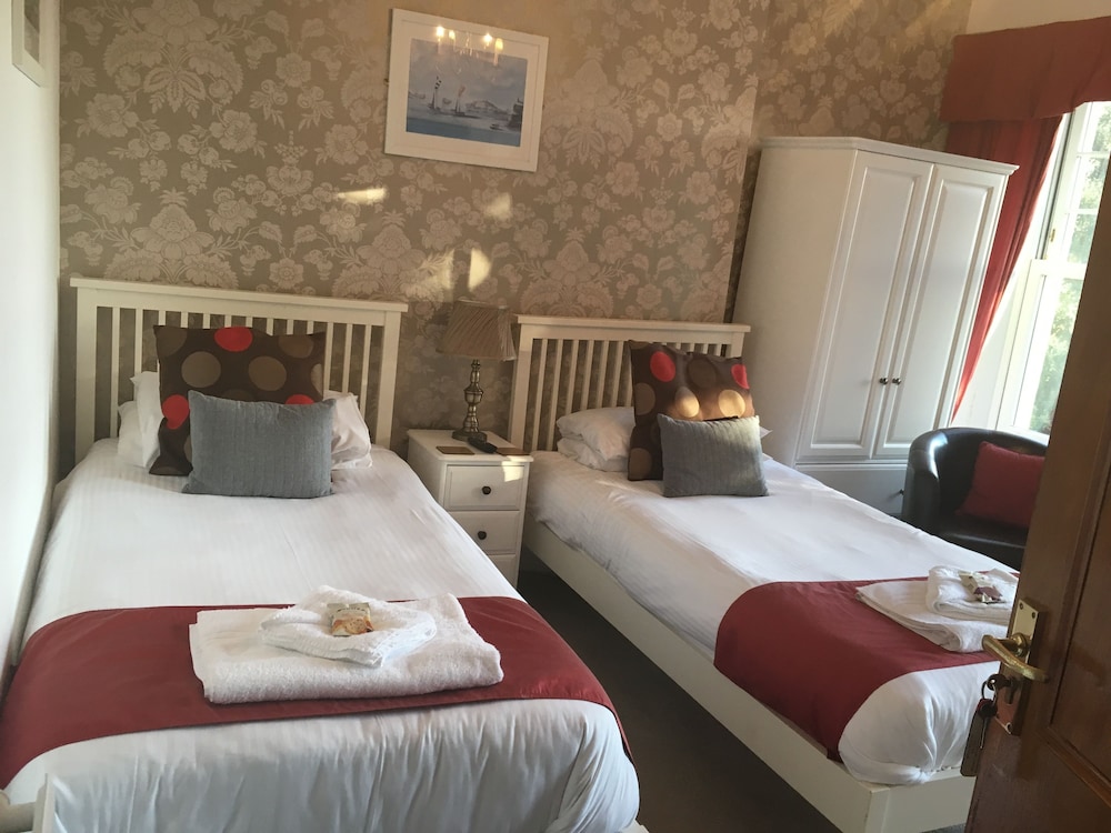 Classic Twin Room, Garden View photo 3