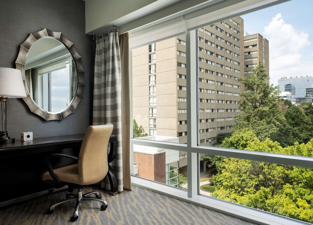 Junior Suite, 1 King Bed, Accessible - Photo 1