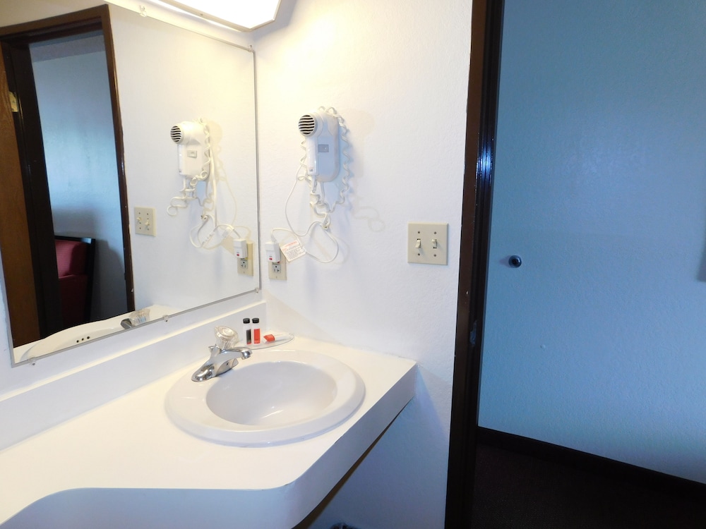Standard Double Room, 2 Double Beds, Refrigerator & Microwave - Photo 4