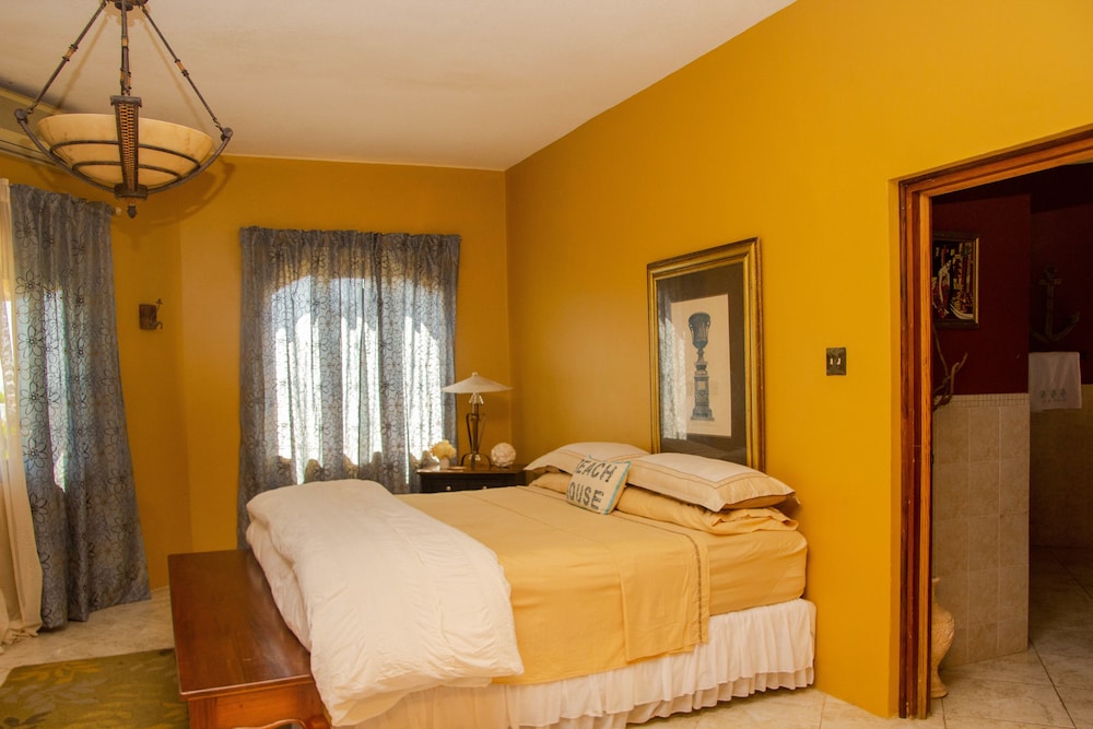 Premium Suite, 3 Bedrooms, Non Smoking, Ocean View (BeachFront White Sand Villa 3BD 3BTH) photo 1