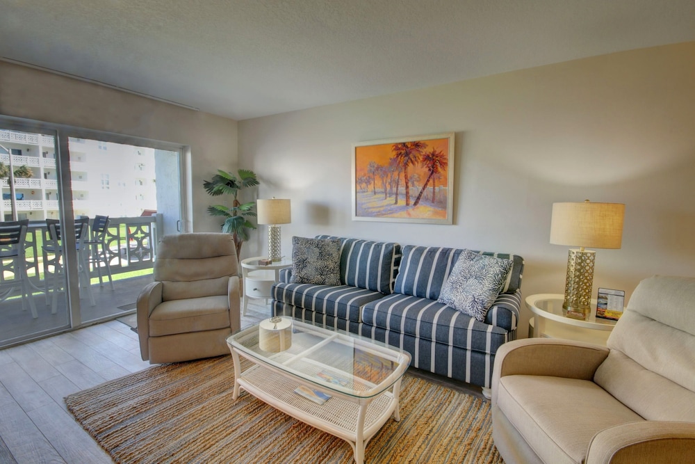 Condo, 2 Bedrooms