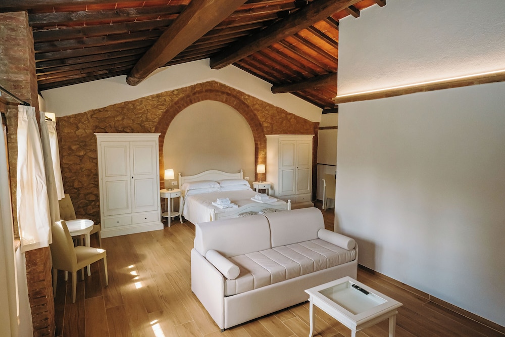 Suite, 1 Queen Bed photo 1