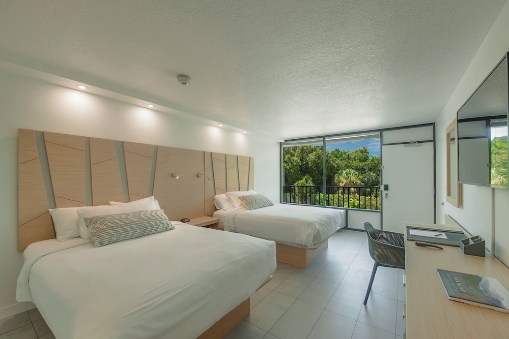 Deluxe Double Queens