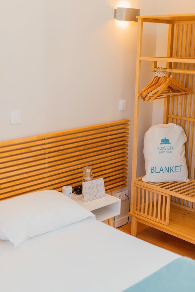 Standard Twin Room - Photo 3
