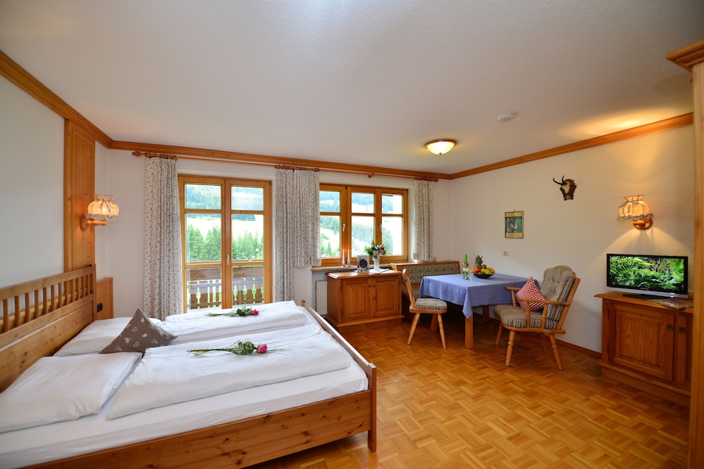 Comfort Condo, 1 King Bed