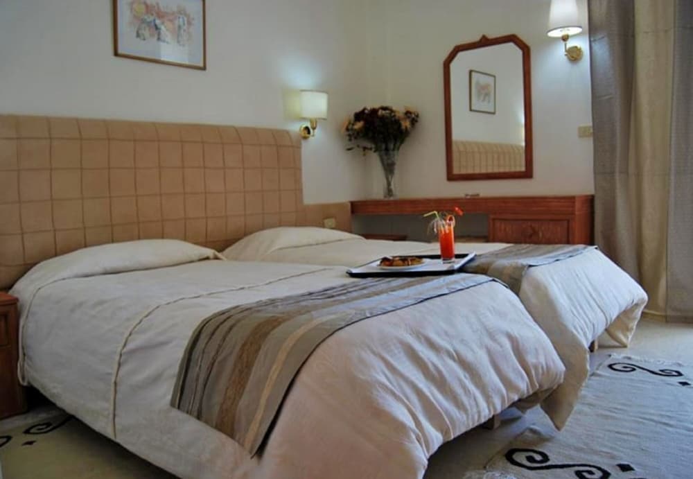 Double or Twin Room photo 2
